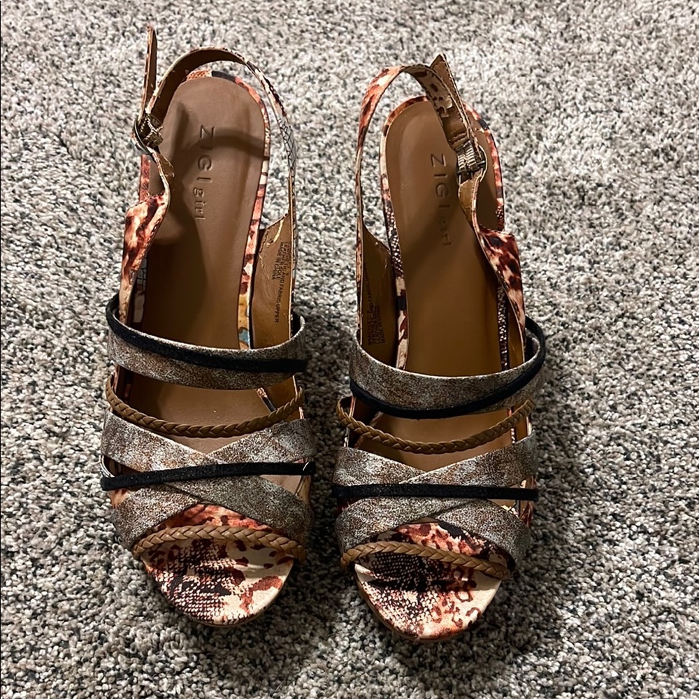 Zigi Soho Women's Multicolor Sandals